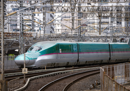 Деталь поезда отвалилась по ходу движения в одной из стран Азии