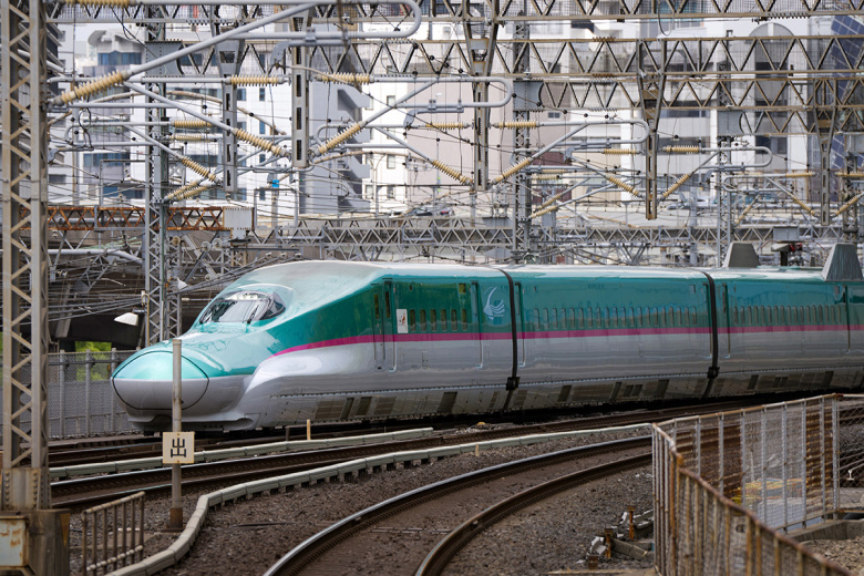 Скоростной поезд «Синкансэн» в Токио