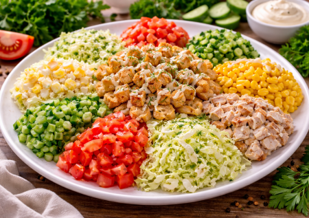 «Ромашка» на тарелке: эффектный салат-цветок, который поразит всех вкусом