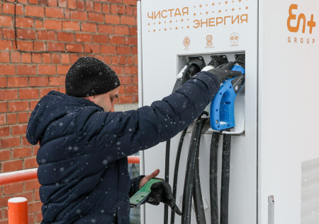 Автоэксперт объяснил почему в России так мало электромобилей