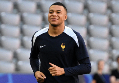 Килиан Мбаппе побил рекорд Криштиану Роналду