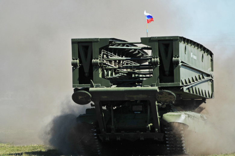 Танковый мостоукладчик МТУ-90 на полигоне 242 учебного центра ВДВ