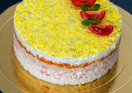 Салат «Любимчик» с крабовыми палочками: приживется в каждой семье благодаря простоте и вкусу