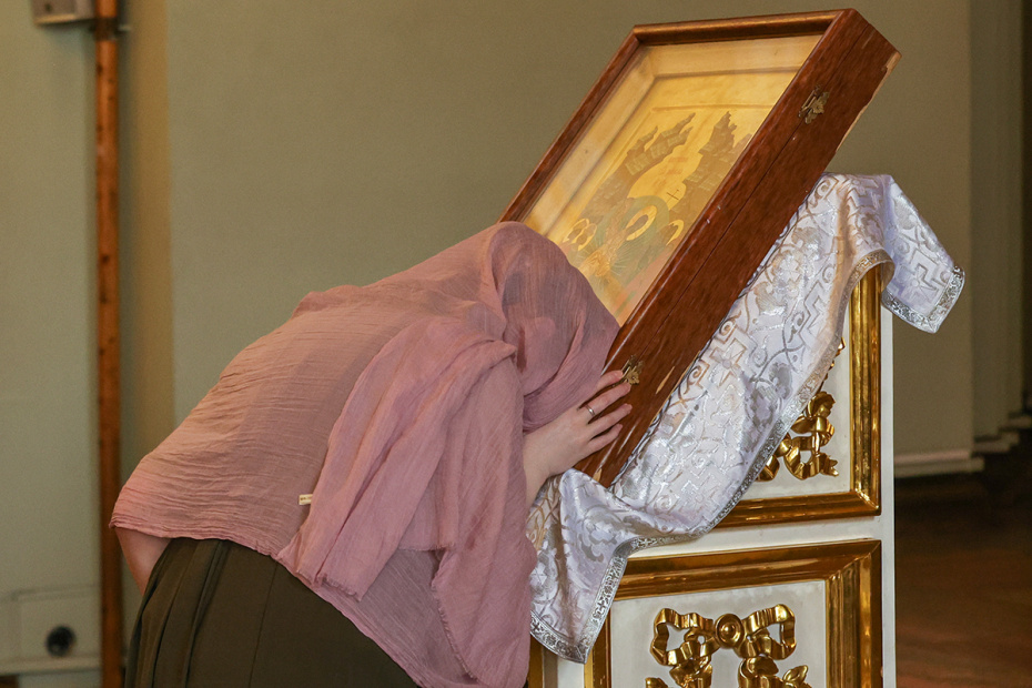 Научное объяснение мироточения