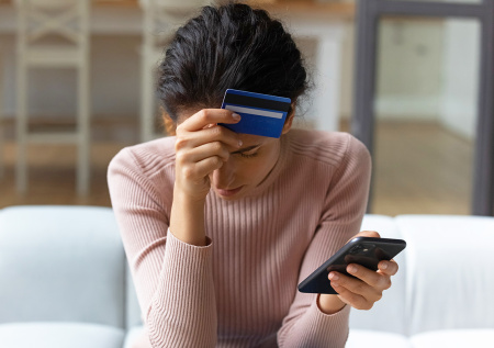 Запрещенные фразы: какие слова в переводах приводят к блокировке карты