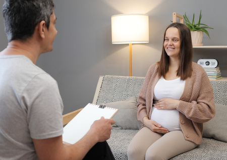 Беременным напомнили о важности визитов к психологу