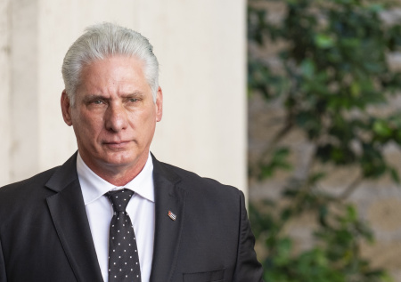 «Намерен задушить»: президент Кубы ответил на угрозы Трампа по пошлинам