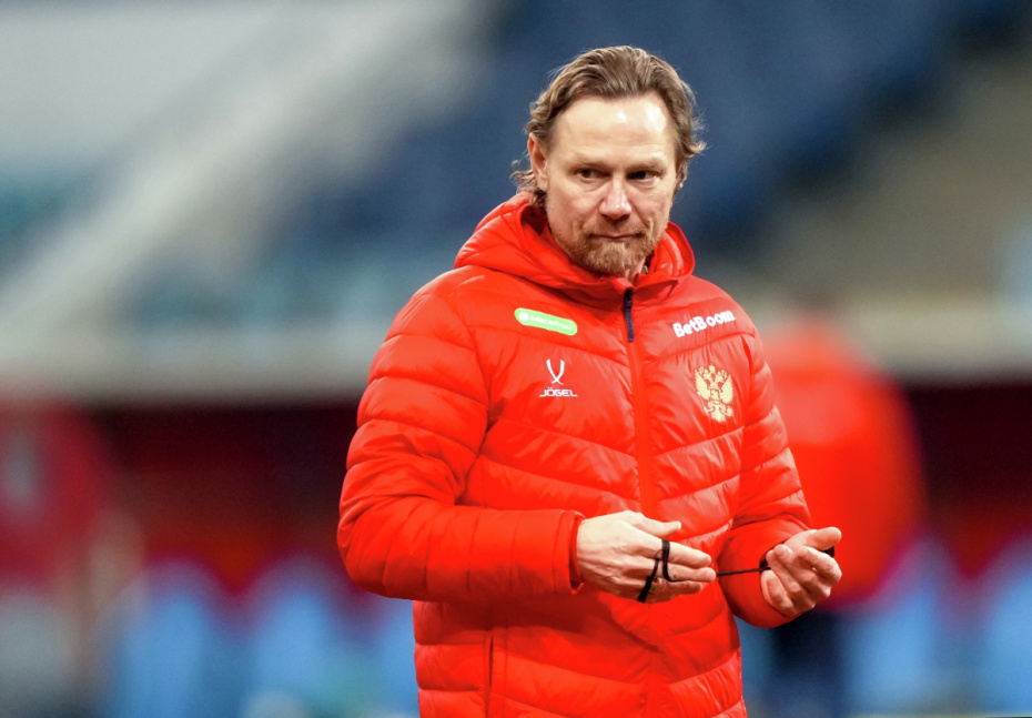 Тренер сборной России по футболу Валерий Карпин