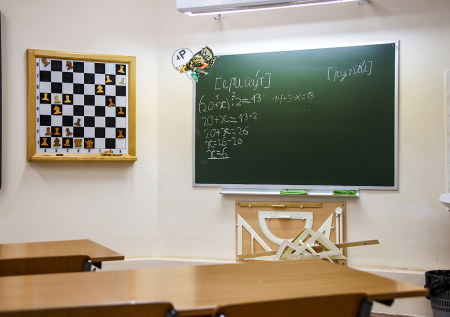 Подросток «стал грушей для битья» из-за Чебурашки с половыми органами