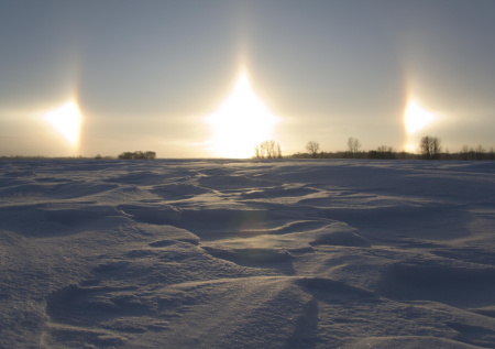 Жители Аляски увидели сразу четыре солнца