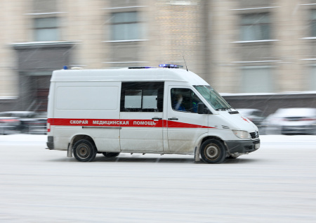 В Пензе упадавшая глыба льда убила женщину