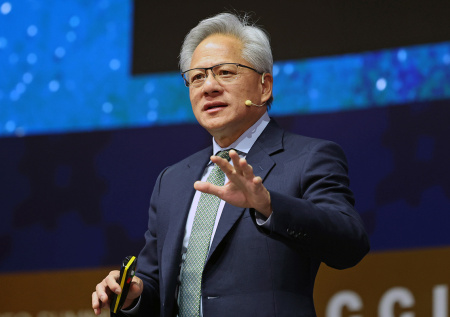 Миллиардера из топ-10 Forbes не узнали на рынке, пока он раздавал деньги