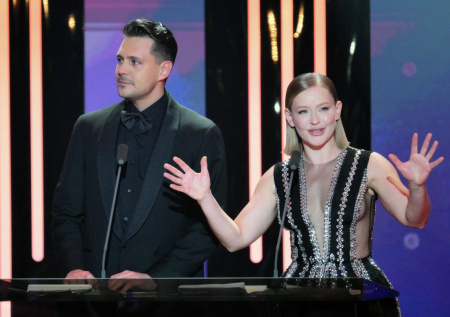 Красотка Дружинина, Пересильд, Цыганов: яркие кадры с премии «Золотой Орел»