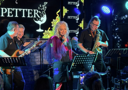 Стало известно, как прошел первый в новом году концерт Долиной