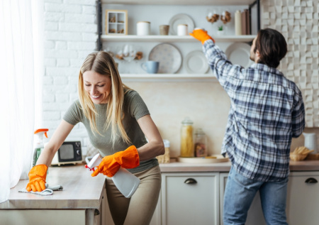 Кухня без разводов и жира: два простых способа отмыть фасады без дорогой химии