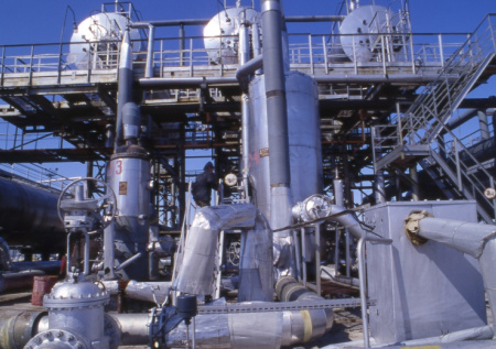 На крупнейшем нефтеперерабатывающем заводе в Турции произошел взрыв