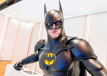 Мужчина в костюме Бэтмена пришел на городской совет