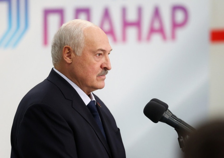 Лукашенко рассказал, от чего зависит рост зарплат сотрудников