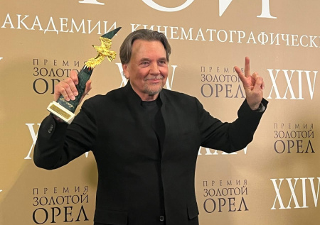 «Он тоже носитель МХАТовской школы»: Эрнст о назначении Богомолова