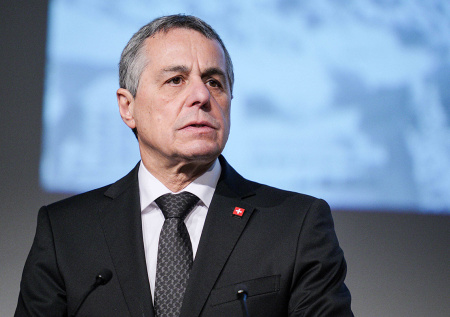 Глава МИД Швейцарии посетит Россию и Украину