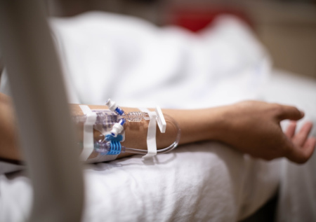 Врачи восемь лет «кормили» британца ядом