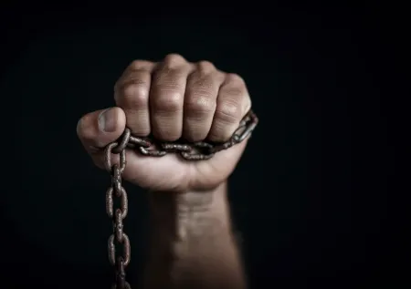 Военнопленный рассказал о пытках цепями в учебном центре ВСУ