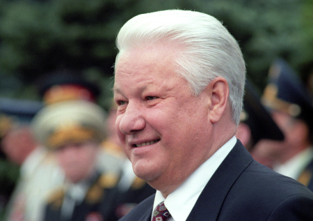 Внучка Ельцина показала редкий снимок с дедом в честь его 95-летия