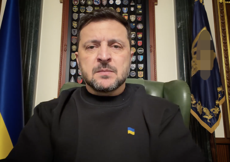 Перенос переговоров в Абу-Даби связали с тактикой Зеленского