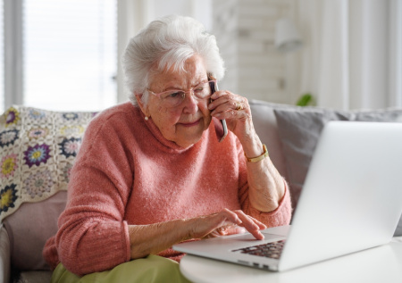 Мошенники обменяли пенсионерке все ее накопления на билеты банка приколов