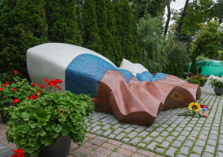 Путин и Медведев почтили память первого президента России