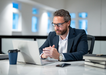 Юрист ответил, что грозит за привлечение сотрудника к работе в отпуске