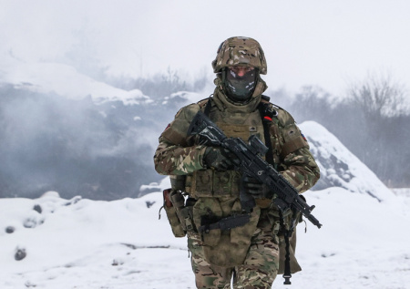 Российский ефрейтор эвакуировал товарища под огнем дронов и спас ему жизнь