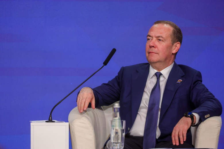 Дмитрий Медведев