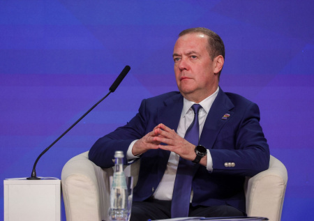 Медведев жестко высказался о планах появления иностранных войск на Украине