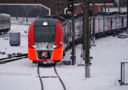 В Кировской области задерживаются десятки поездов дальнего следования
