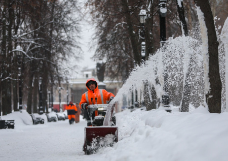 В Госдуме предложили ввести субсидии на ЖКХ за помощь в уборке снега