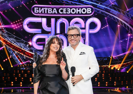 Лолиту убрали, хит Долиной отдали другим: на НТВ вышел новый «Суперстар!»