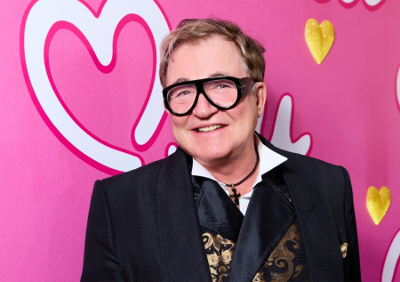 Дибров сменил имидж после развода и появился на премьере одного фильма