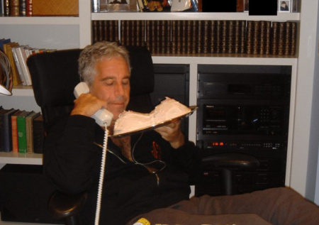 Эпштейн — агент России? Был ли связан со спецслужбами, «медовая ловушка»