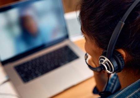 Спасенная из кол-центра россиянка поехала в Мьянму ради работы моделью