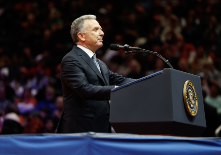 Самолет спецпосланника США прибыл в Абу-Даби