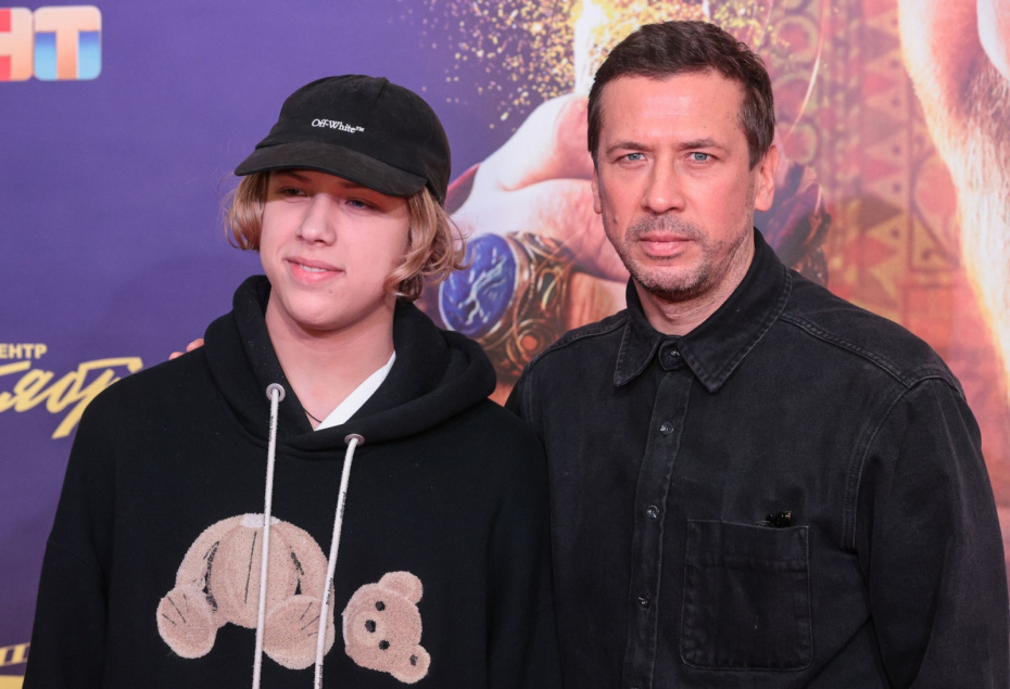 Актер Андрей Мерзликин с сыном Федором в 2022 году