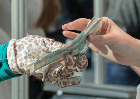 Одну категорию россиян могут на год освободить от налога для самозанятых