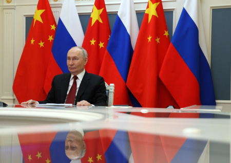 Путин принял приглашение от Си Цзиньпина посетить Китай