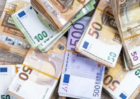 Три страны ЕС отказались отправлять на Украину миллиарды