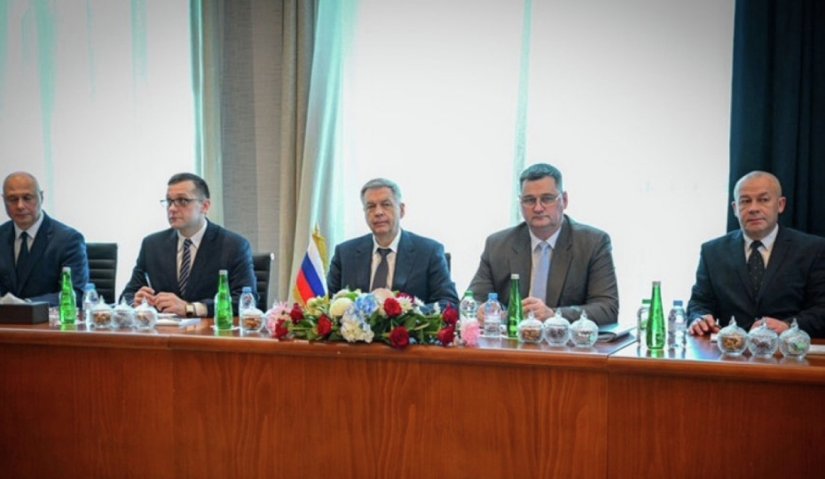 Второй раунд переговоров представителей РФ, США и Украины в Абу-Даби