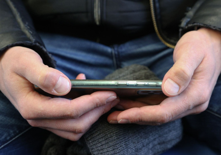 Телефон погибшего в крушении поезда всю ночь звонил его родным