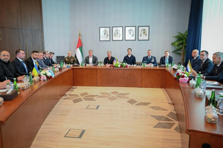 Второй раунд переговоров представителей РФ, США и Украины в Абу-Даби