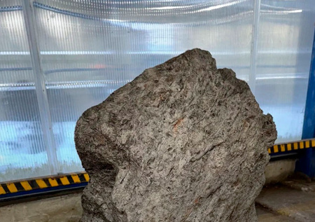 Контрабандисты попытались вывезти из России метеорит за 323 млн рублей