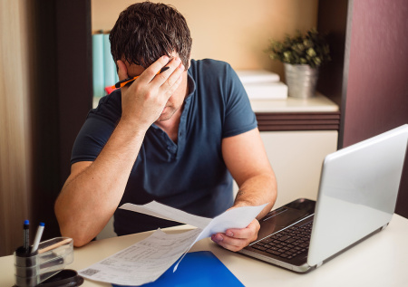 Финансист объяснил, как избежать попадания долга к коллекторам